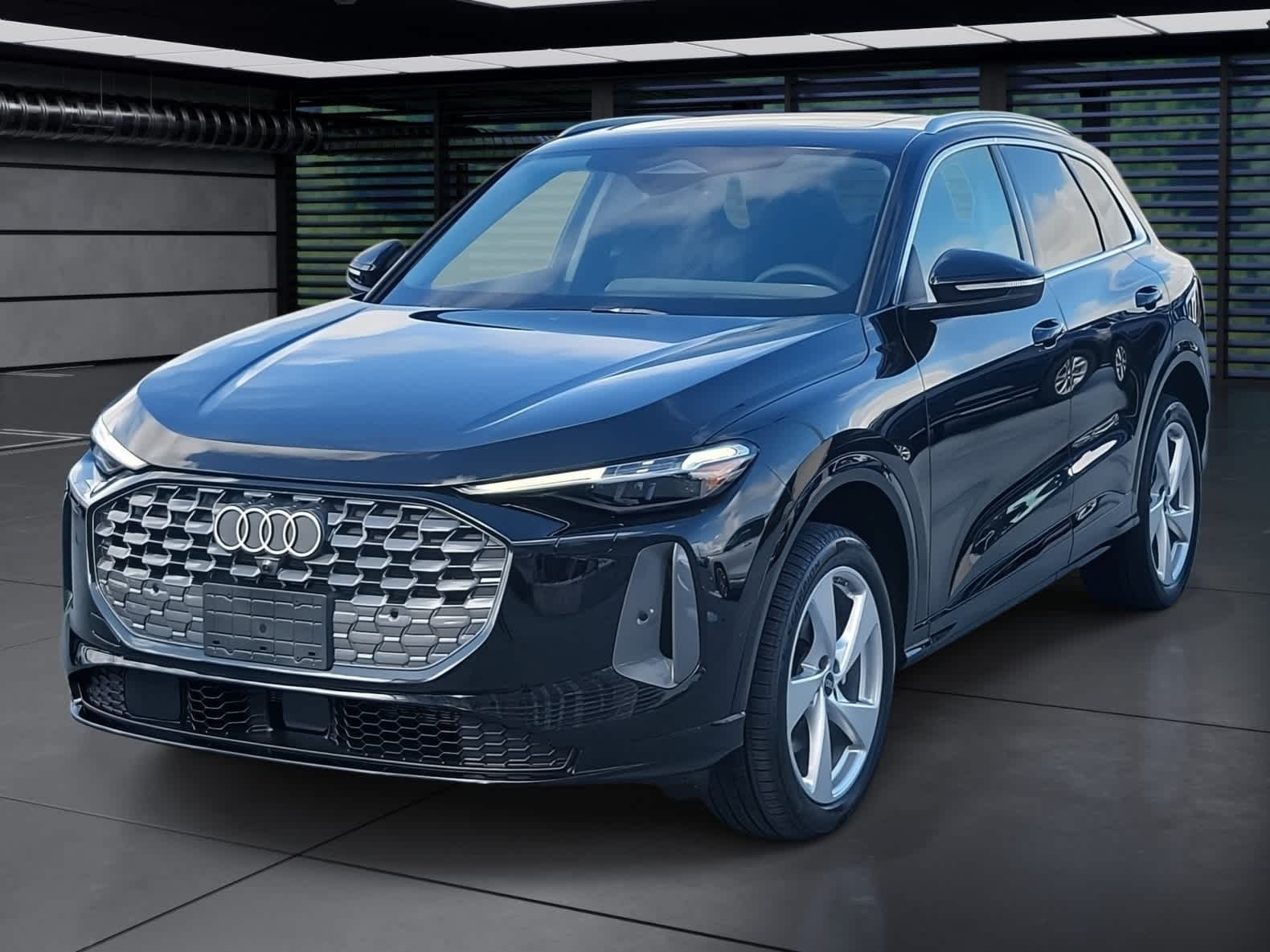 Thumbnail: 2025 Audi Q5 - 1