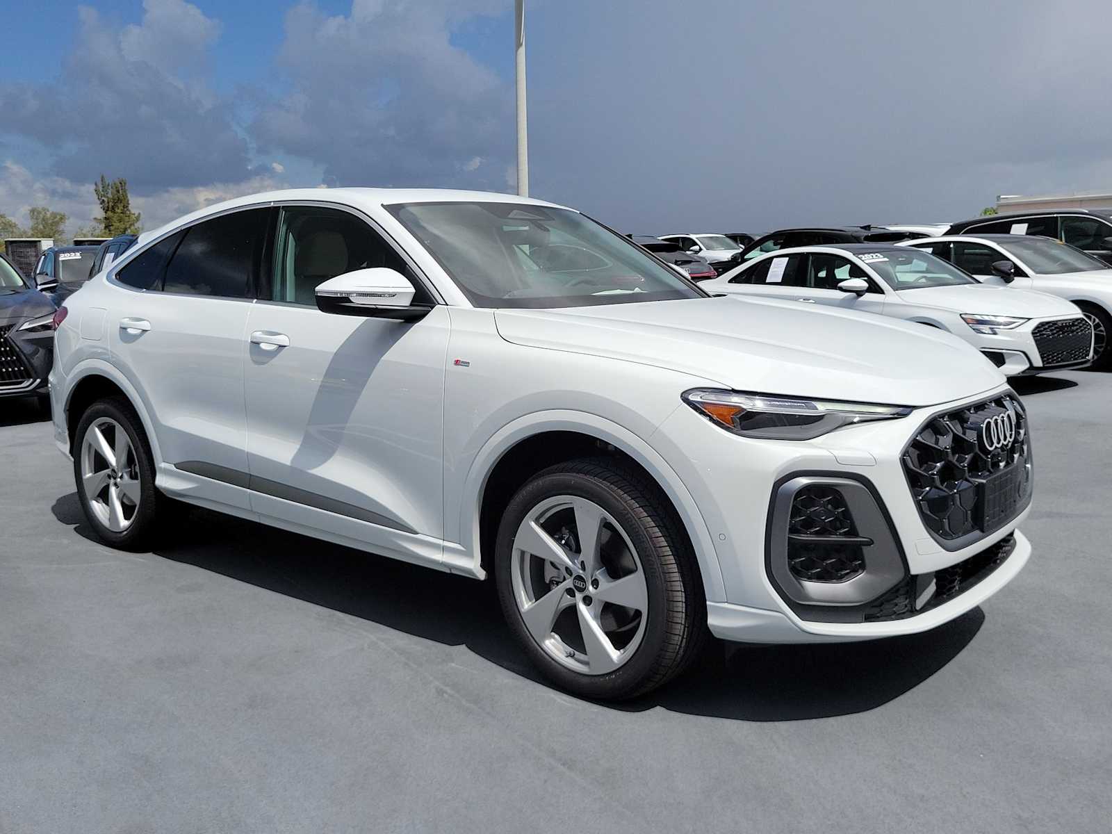 Thumbnail: 2026 Audi Q5 - 14