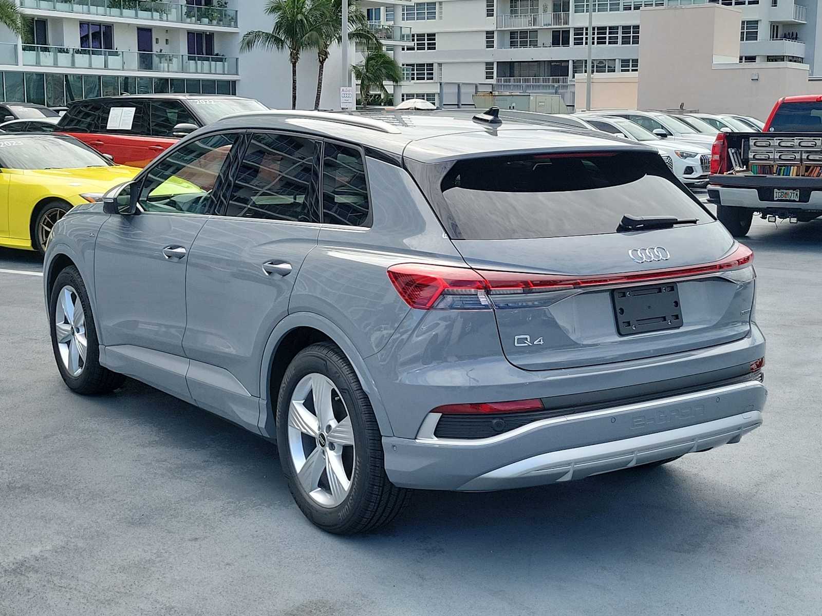 Thumbnail: 2026 Audi Q4 e-tron - 4