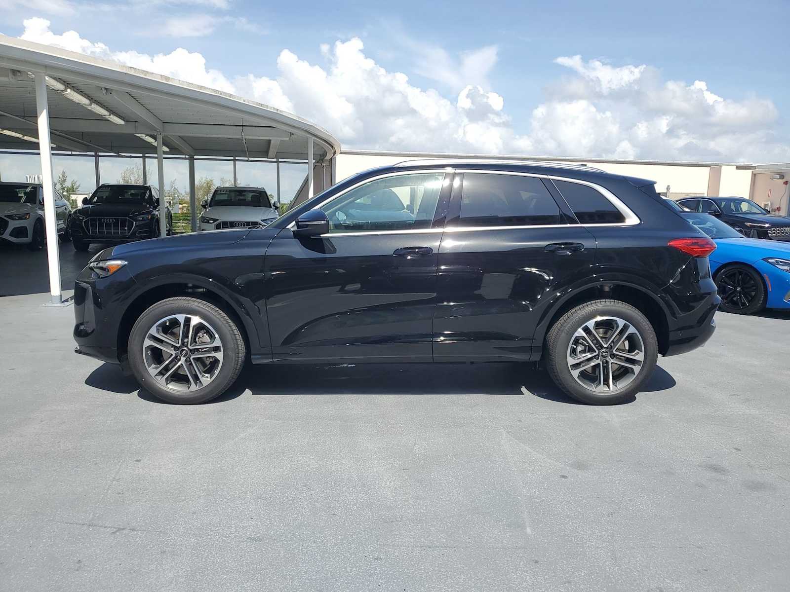 Thumbnail: 2025 Audi Q5 - 3