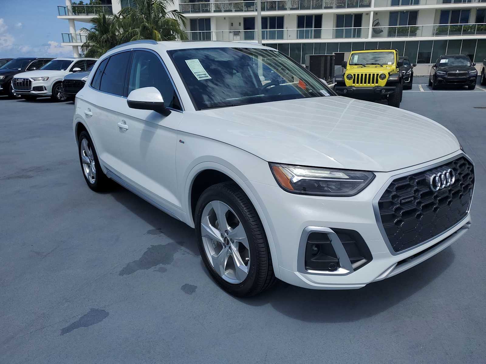 Thumbnail: 2023 Audi Q5 - 8