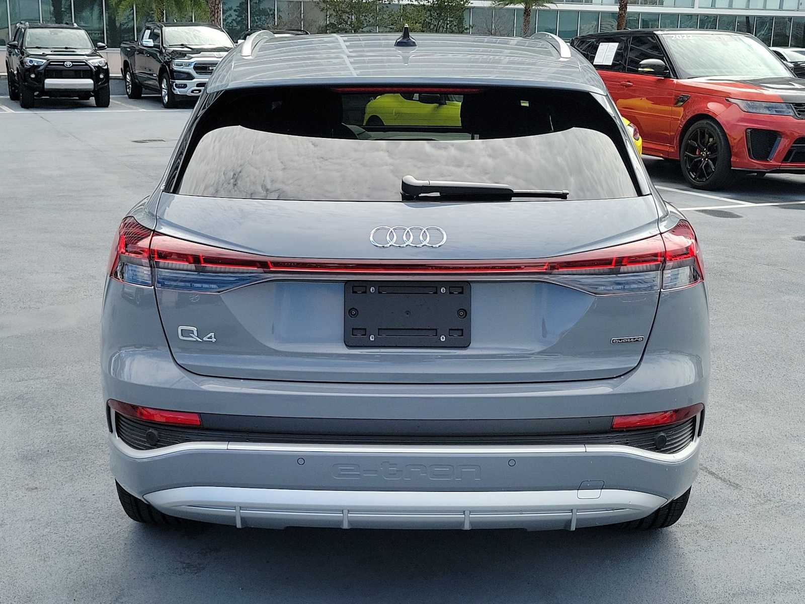 Thumbnail: 2026 Audi Q4 e-tron - 5