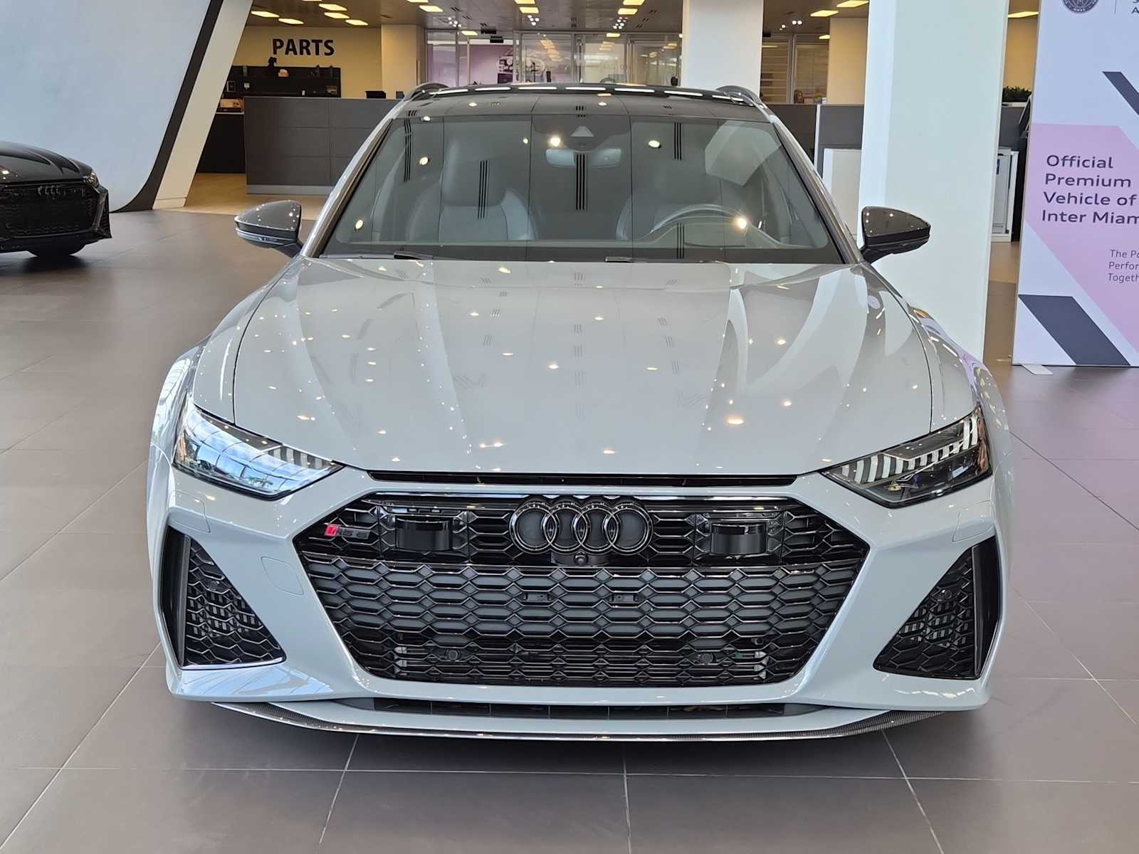 Thumbnail: 2021 Audi RS 6 - 9