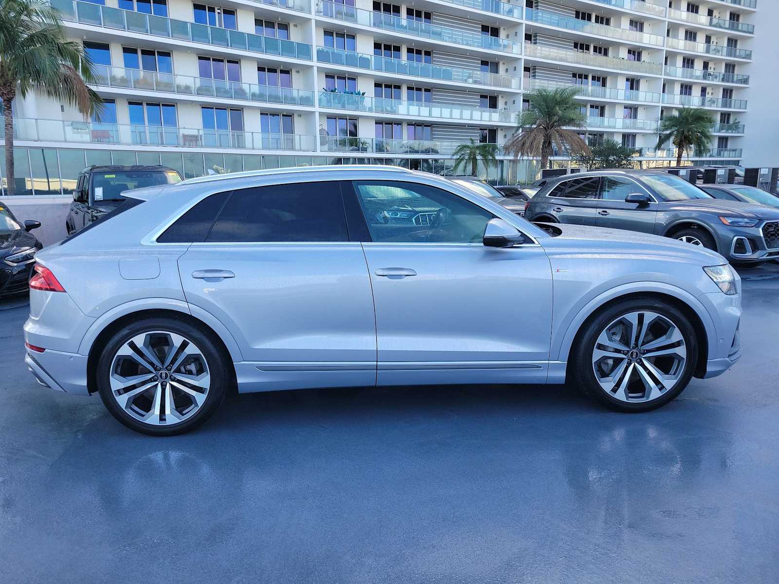 Thumbnail: 2022 Audi Q8 - 7