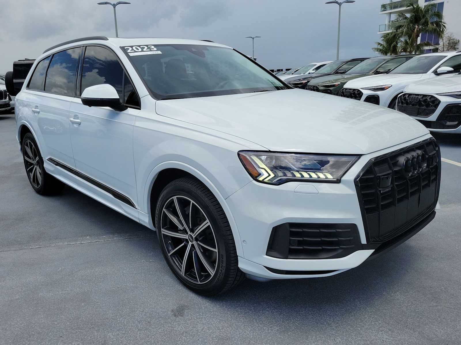 Thumbnail: 2023 Audi Q7 - 8