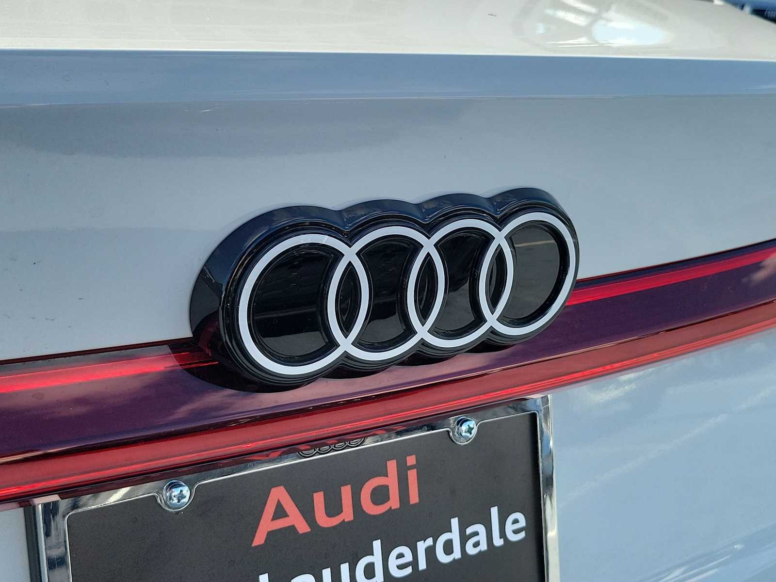 Thumbnail: 2025 Audi e-tron - 10