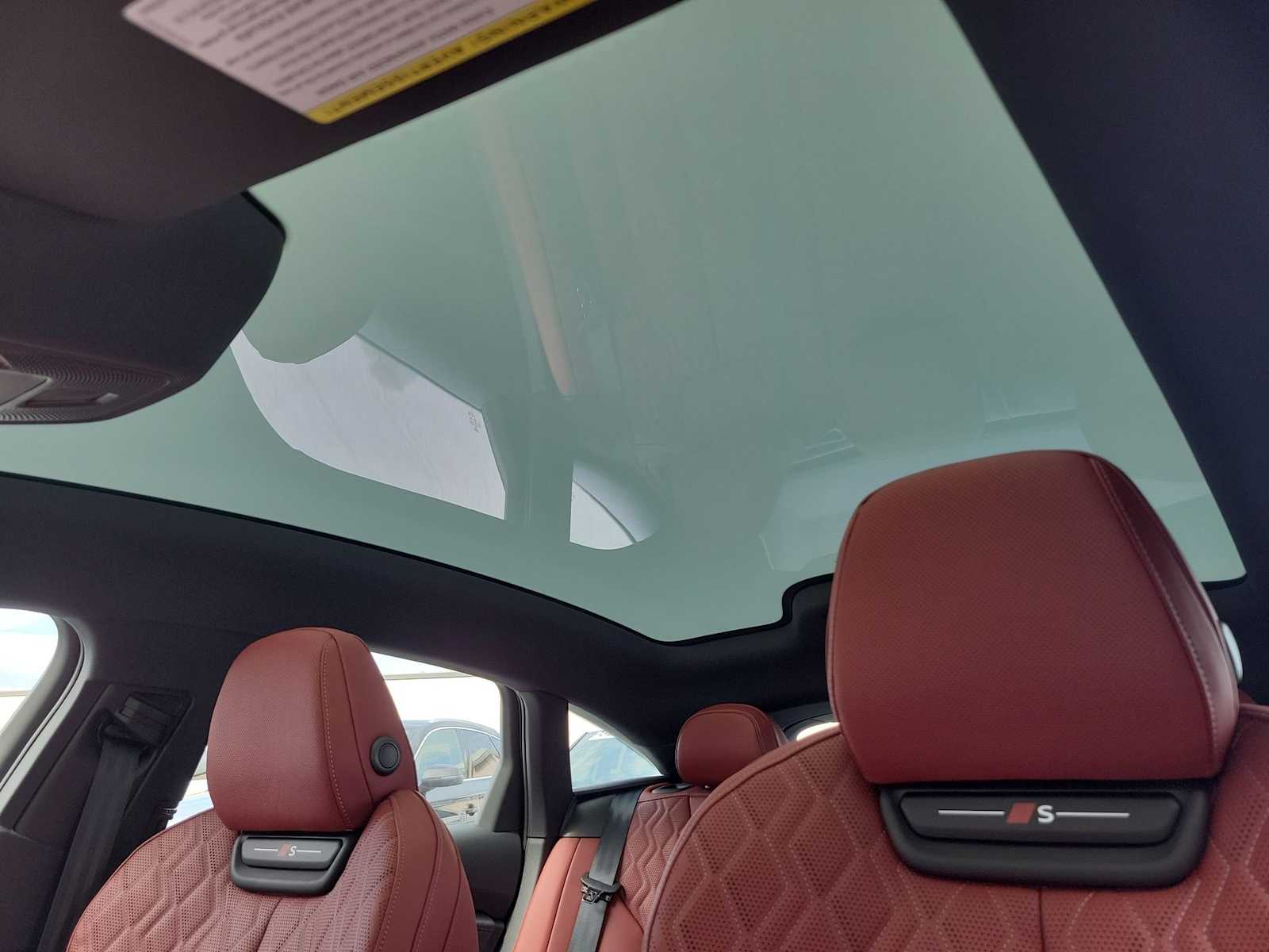 Thumbnail: 2025 Audi e-tron S - 18