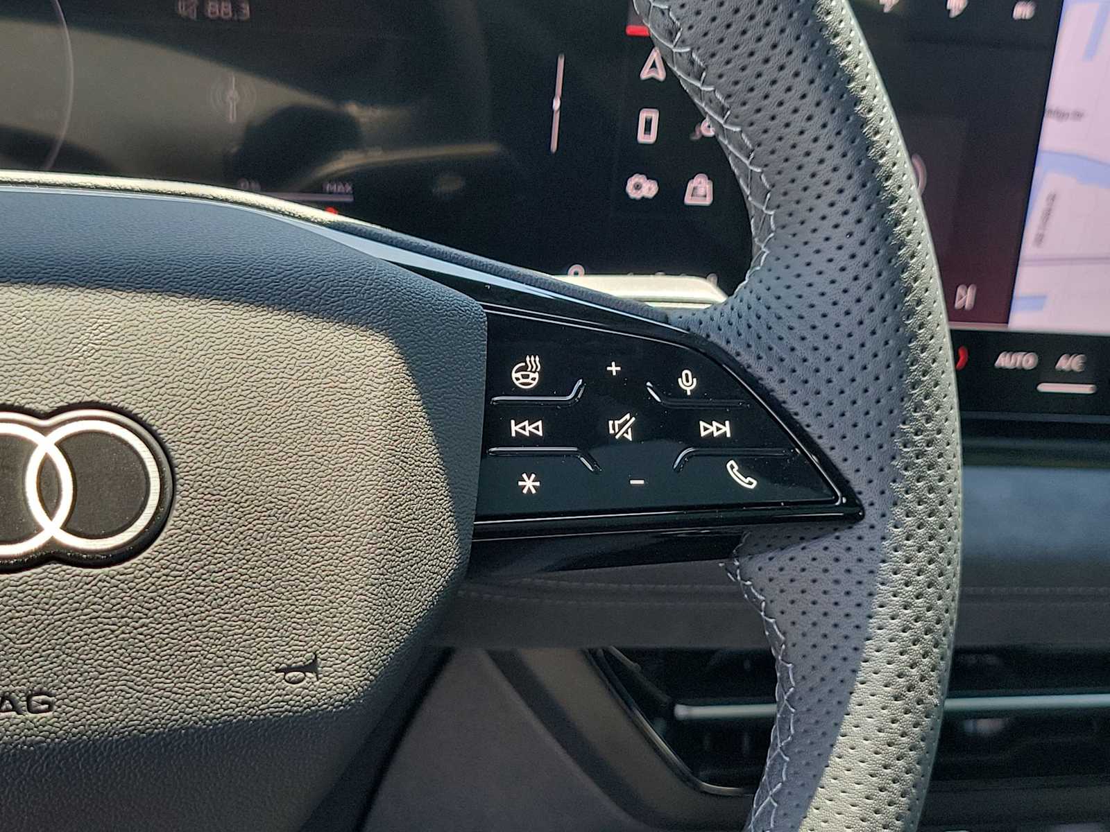 Thumbnail: 2025 Audi e-tron S - 22