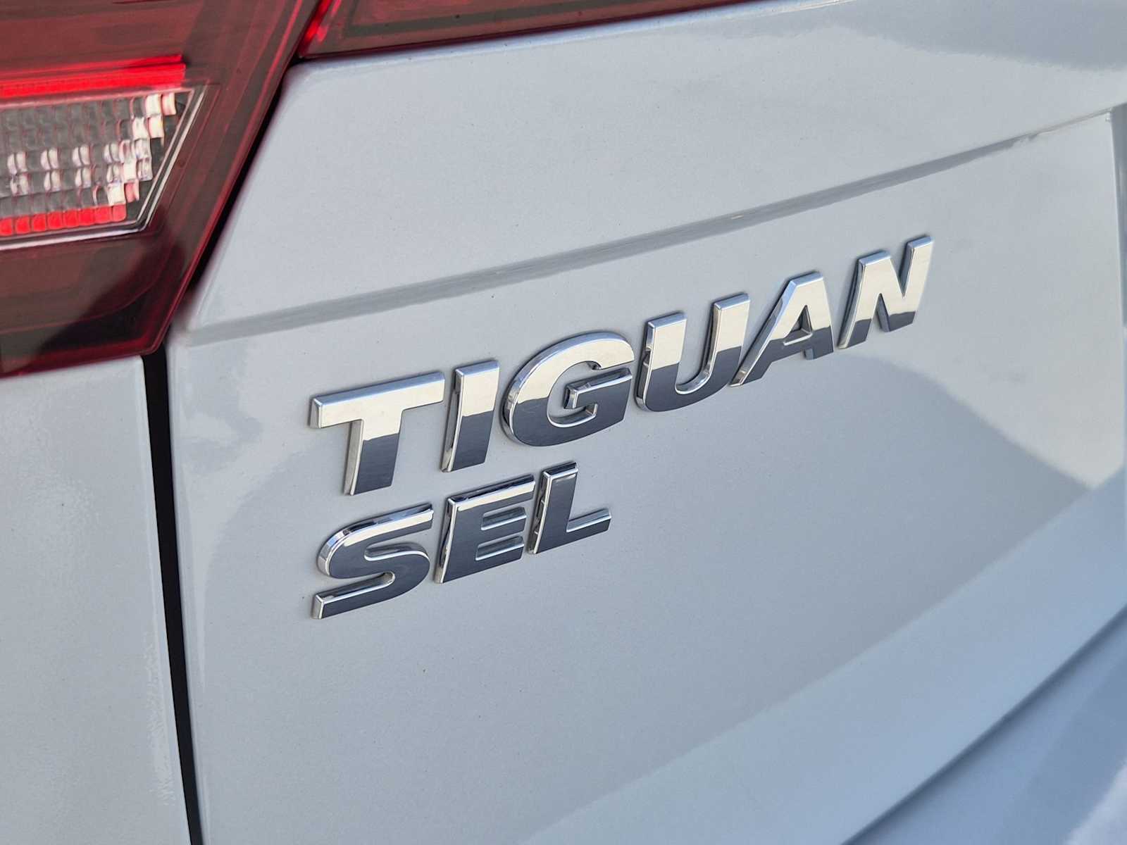 Thumbnail: 2018 Volkswagen Tiguan - 10