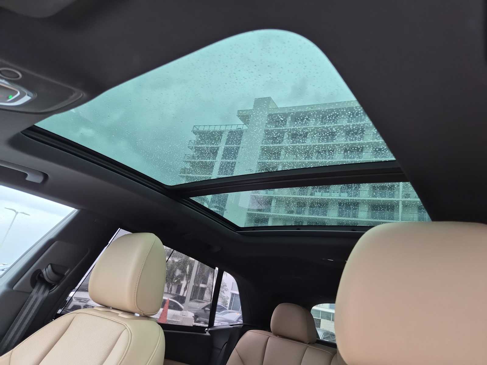 Thumbnail: 2023 Audi Q8 - 18