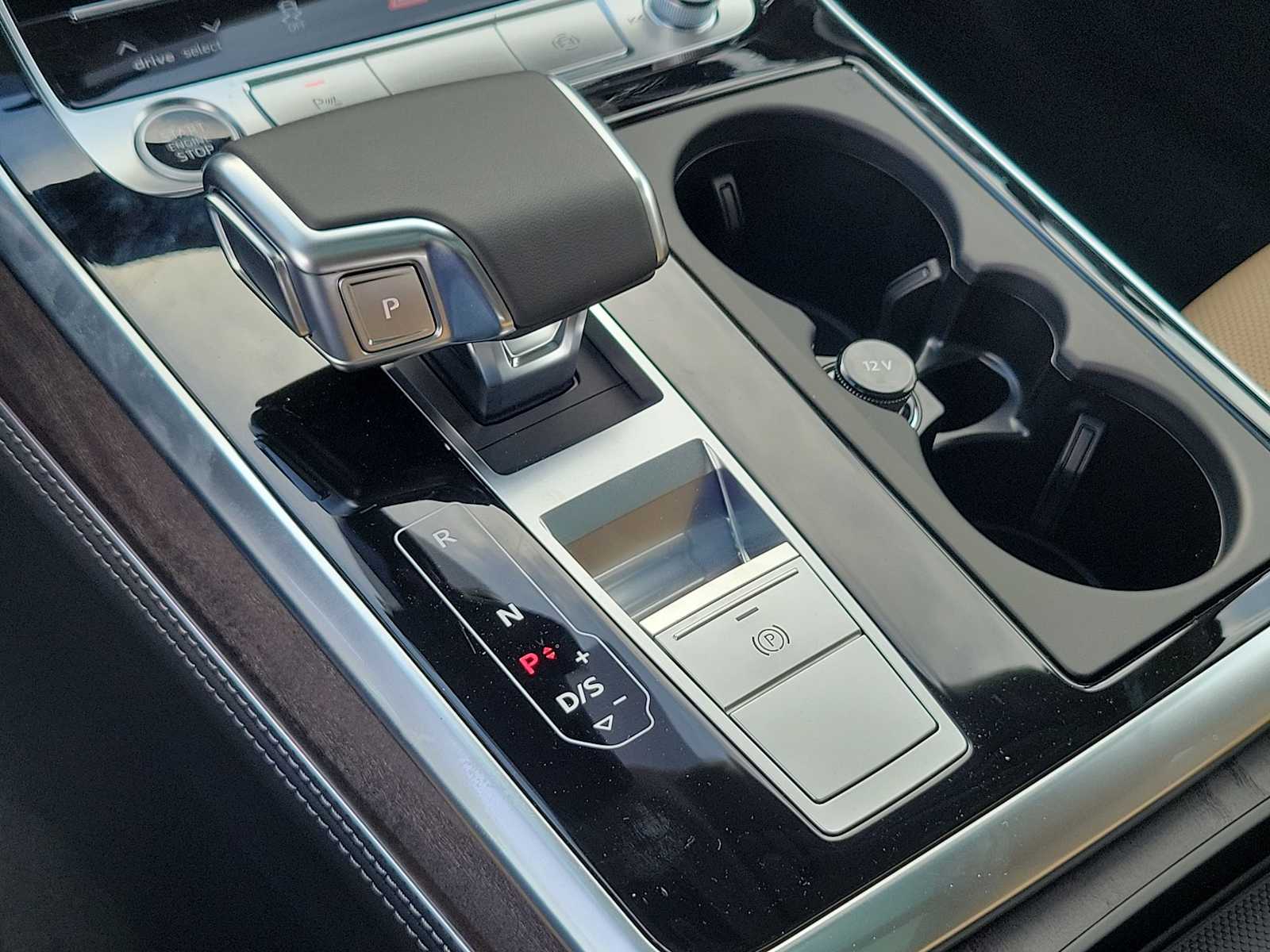 Thumbnail: 2025 Audi Q7 - 25