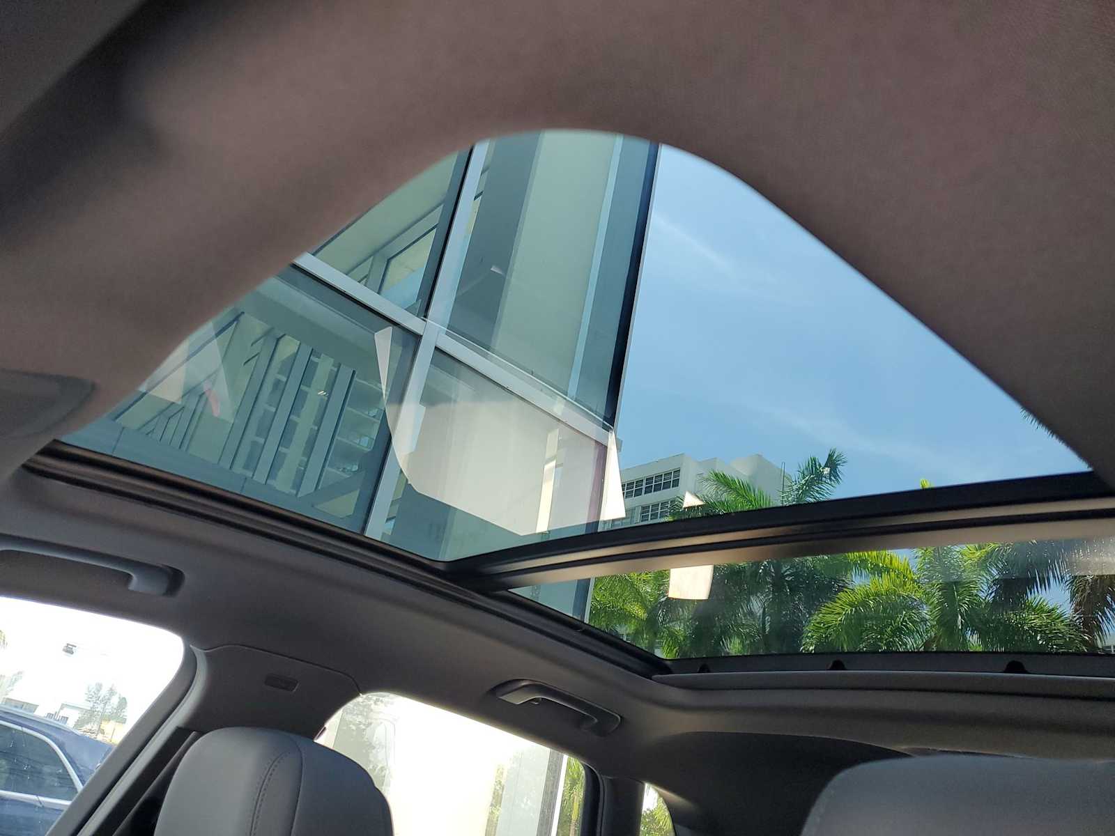 Thumbnail: 2025 Audi Q3 - 15