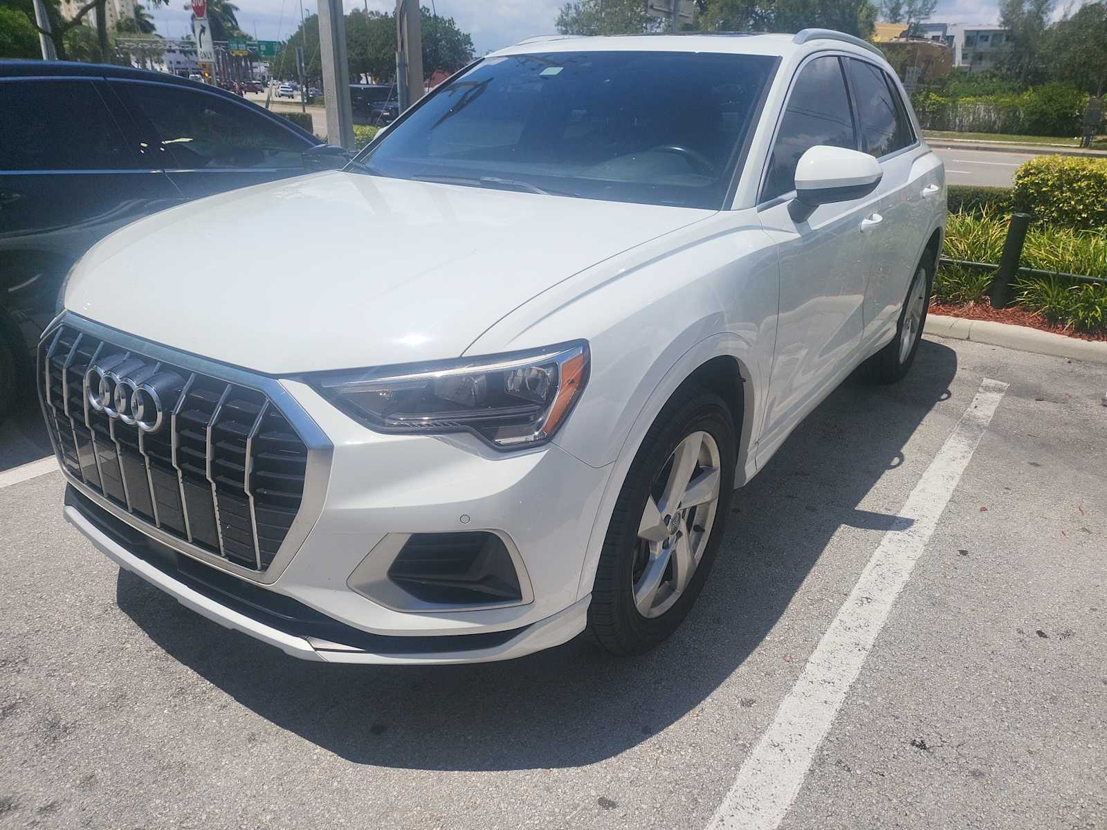 Thumbnail: 2019 Audi Q3 - 1