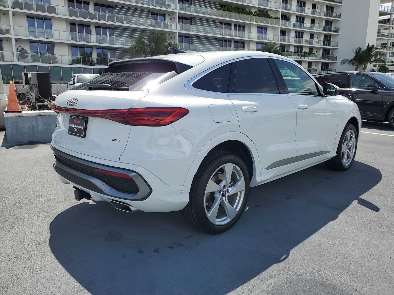 Thumbnail: 2025 Audi Q5 - 6