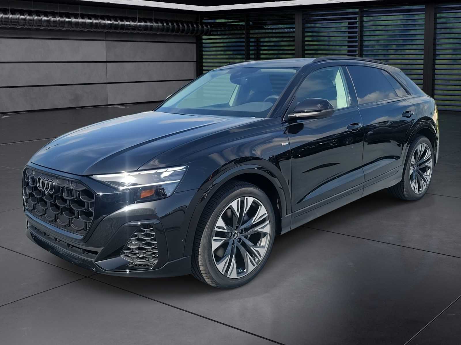 Thumbnail: 2026 Audi Q8 - 1