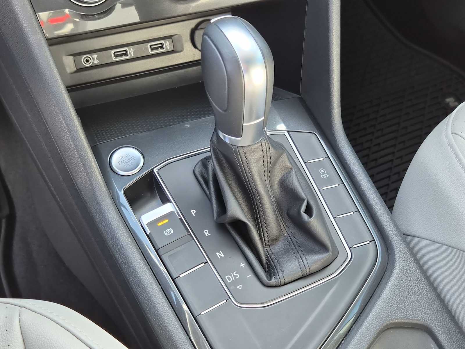 Thumbnail: 2018 Volkswagen Tiguan - 25