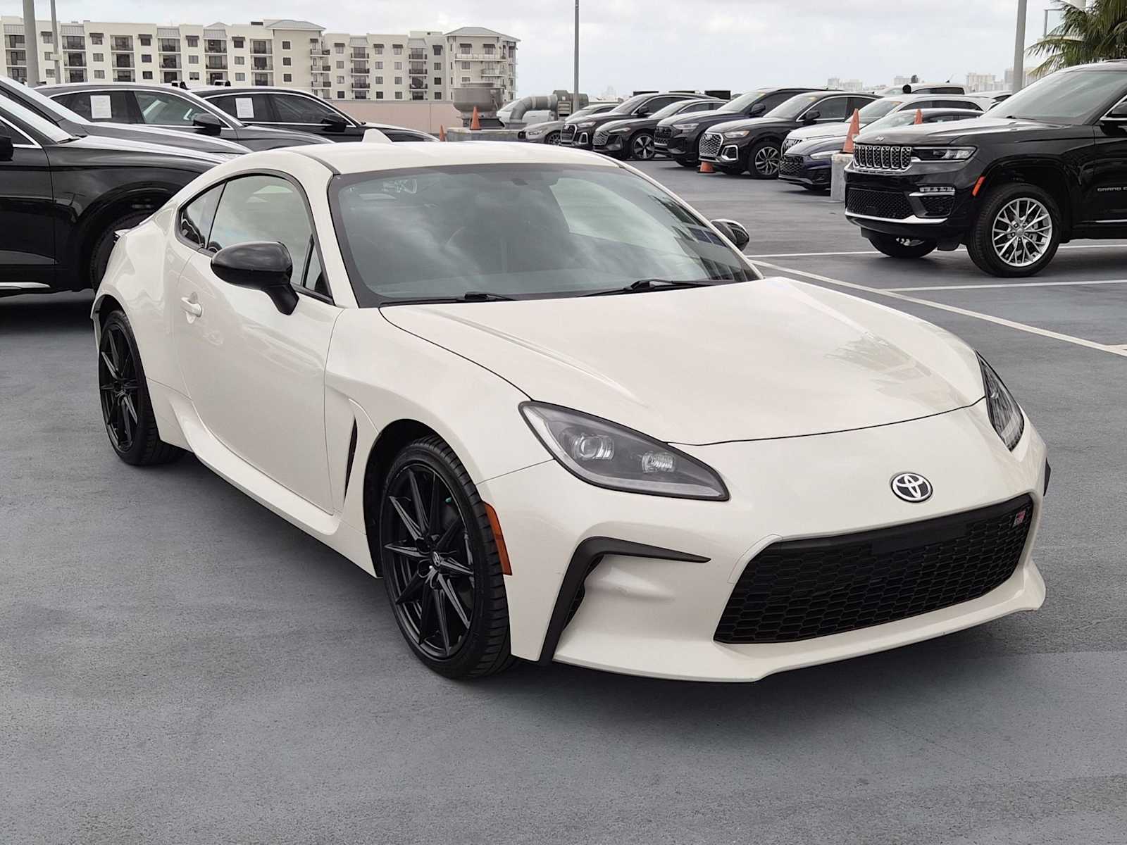 Thumbnail: 2024 Toyota GR86 - 8