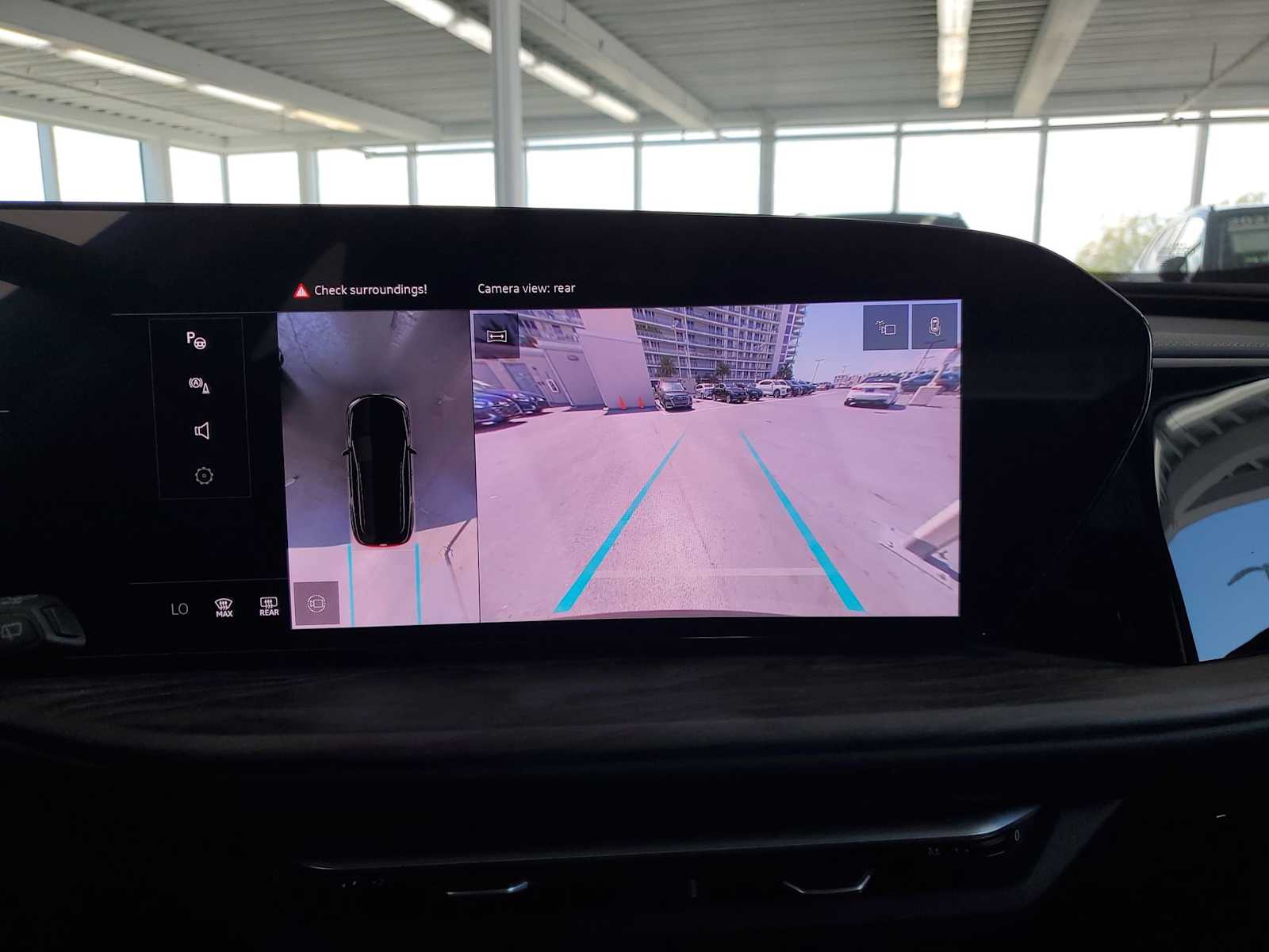 Thumbnail: 2025 Audi Q5 - 21