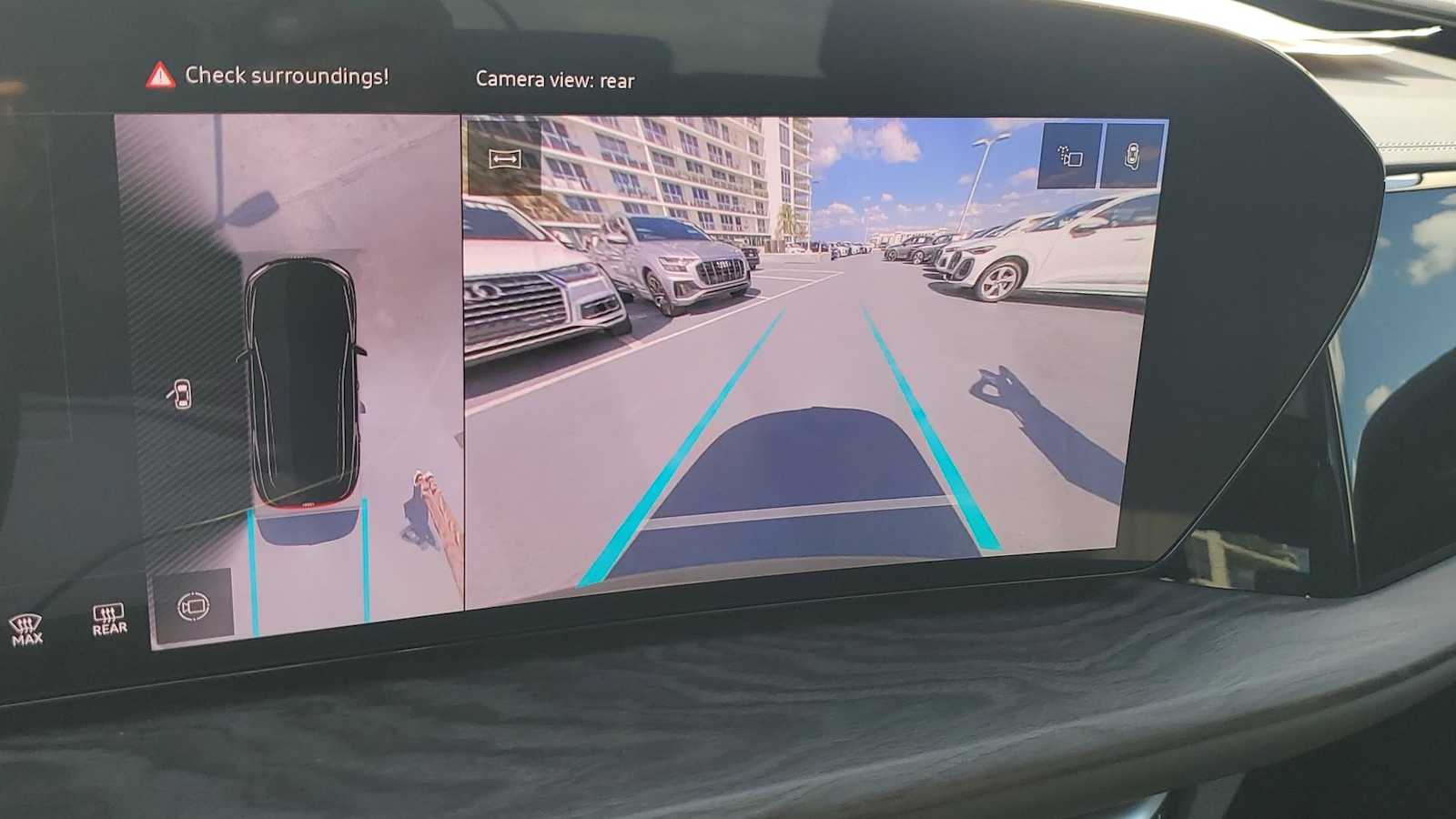 Thumbnail: 2025 Audi Q5 - 30