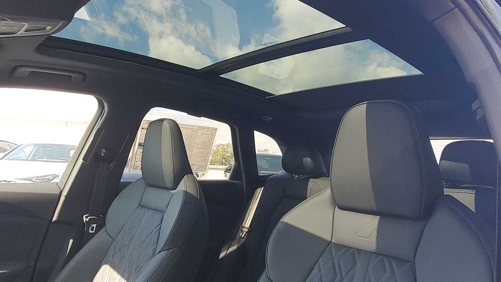Thumbnail: 2025 Audi SQ5 - 19