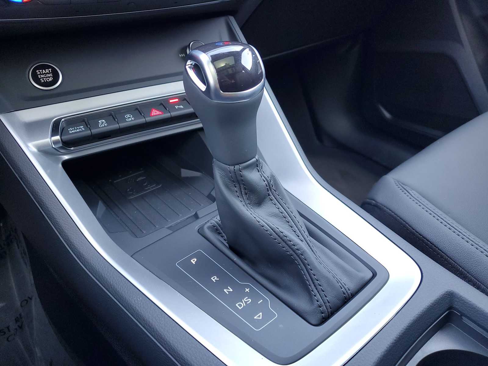 Thumbnail: 2025 Audi Q3 - 21