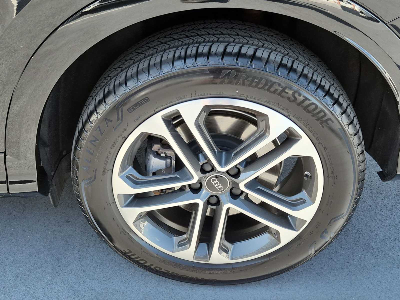 Thumbnail: 2025 Audi Q5 - 12