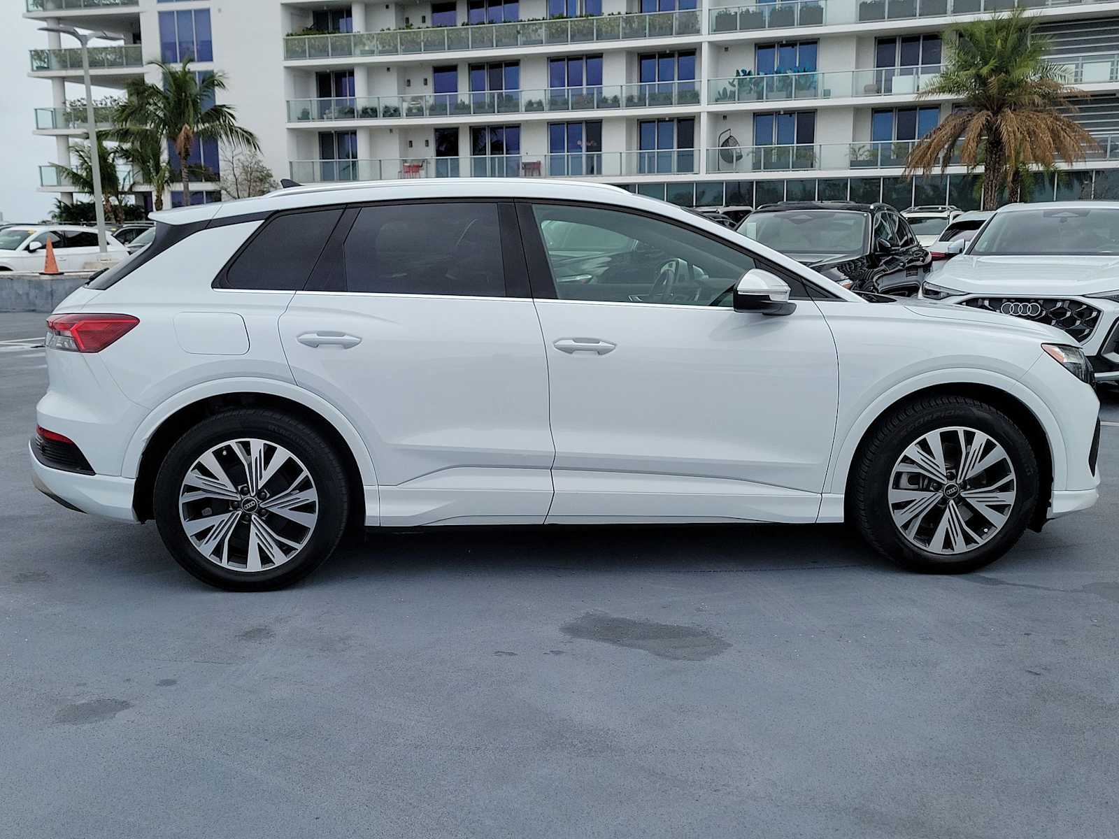 Thumbnail: 2023 Audi Q4 e-tron - 7