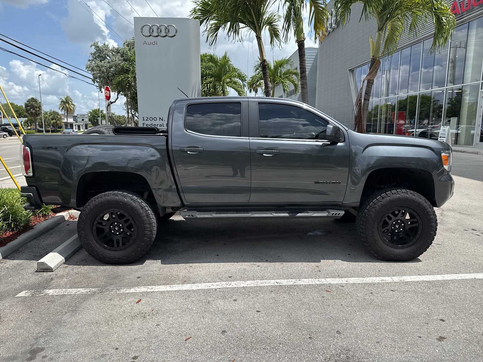 Thumbnail: 2016 GMC Canyon - 2