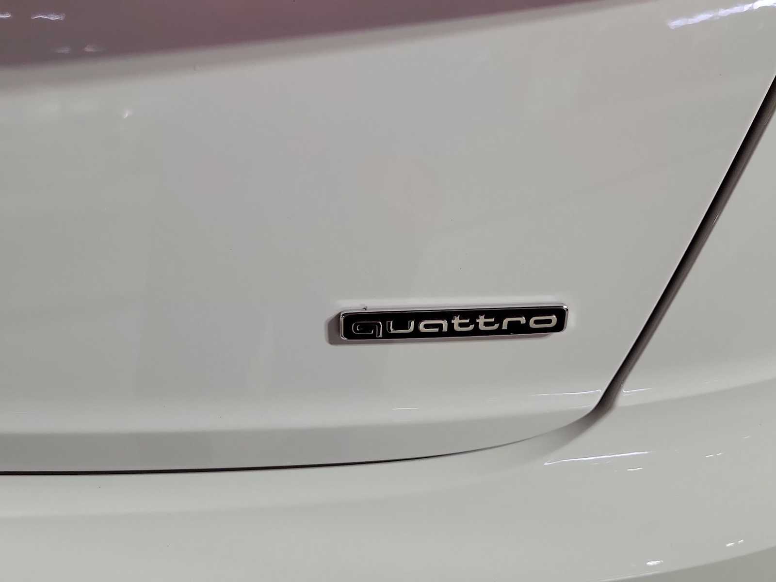 Thumbnail: 2026 Audi Q8 - 9
