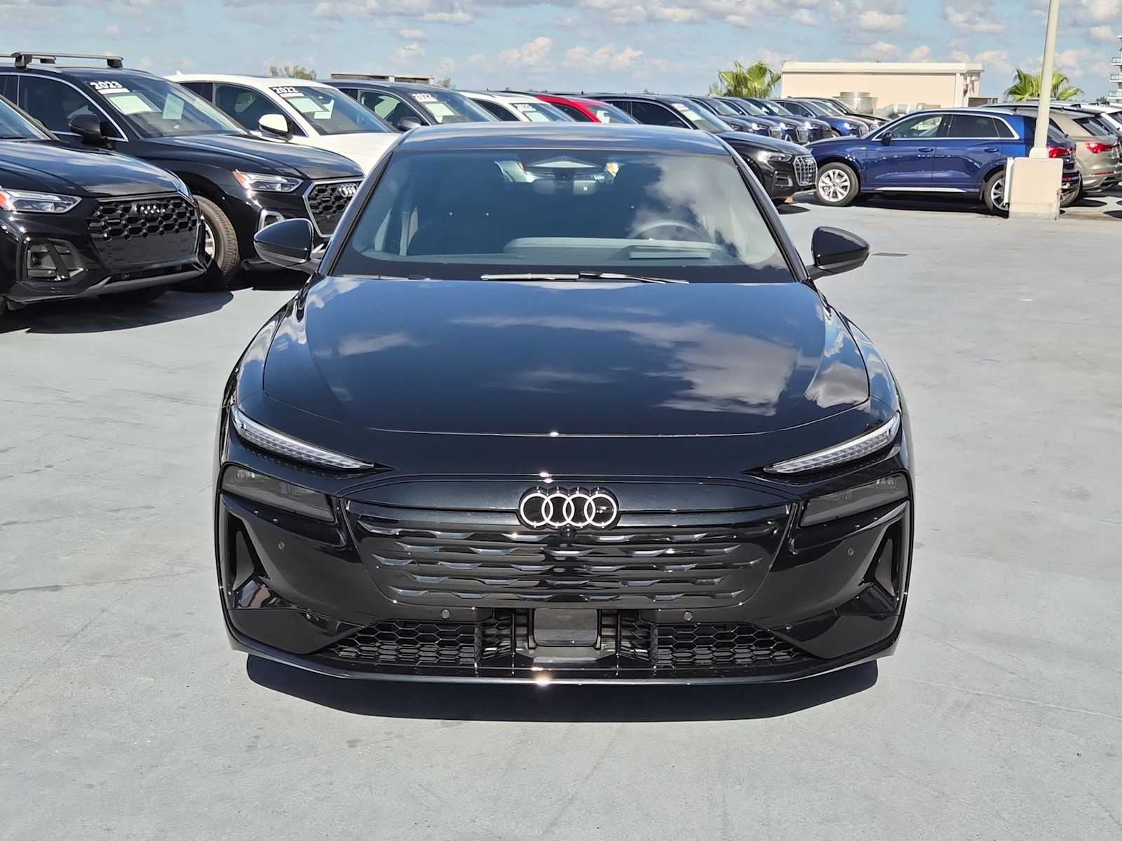 Thumbnail: 2025 Audi e-tron S - 9