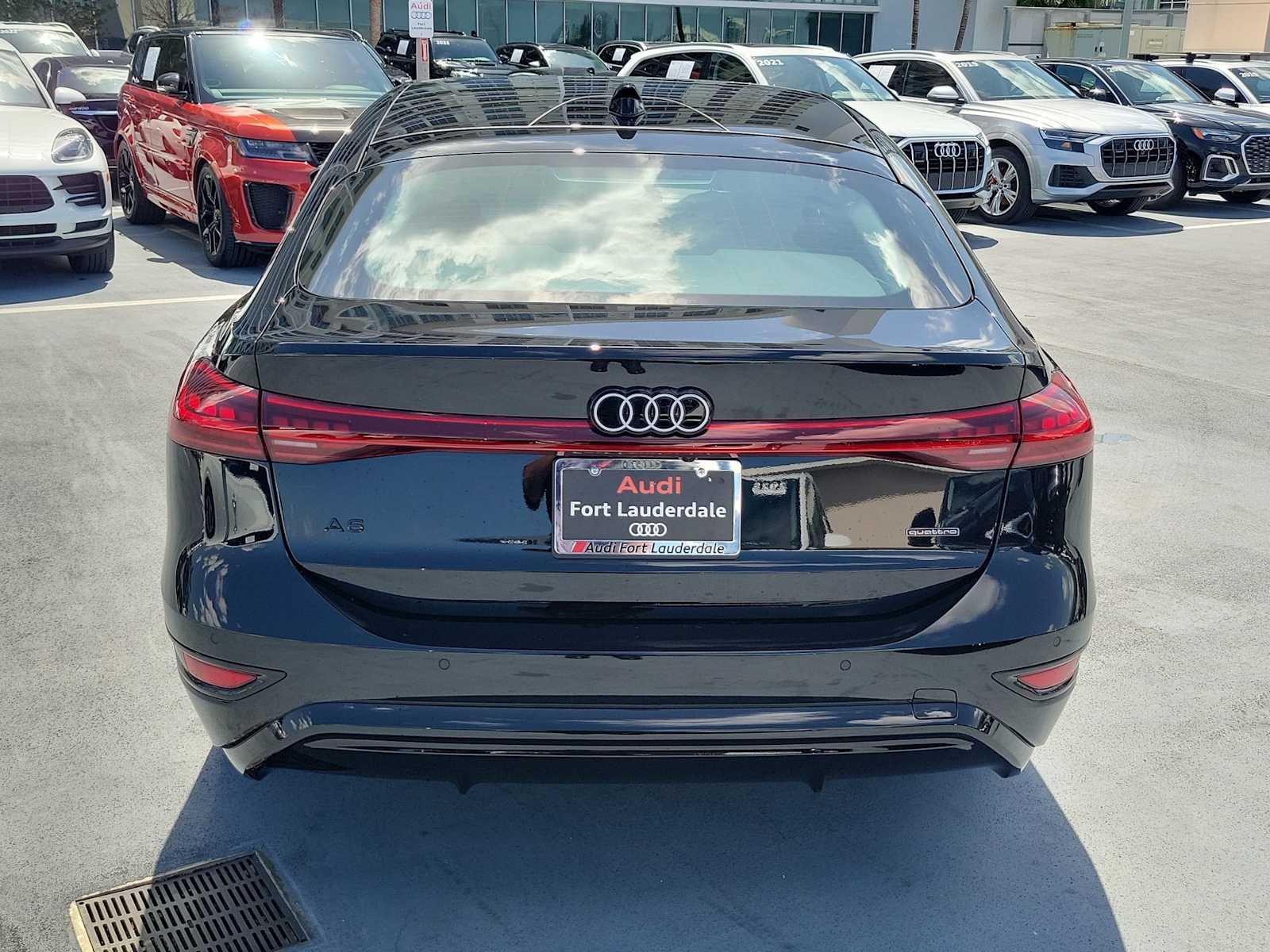 Thumbnail: 2025 Audi e-tron S - 5
