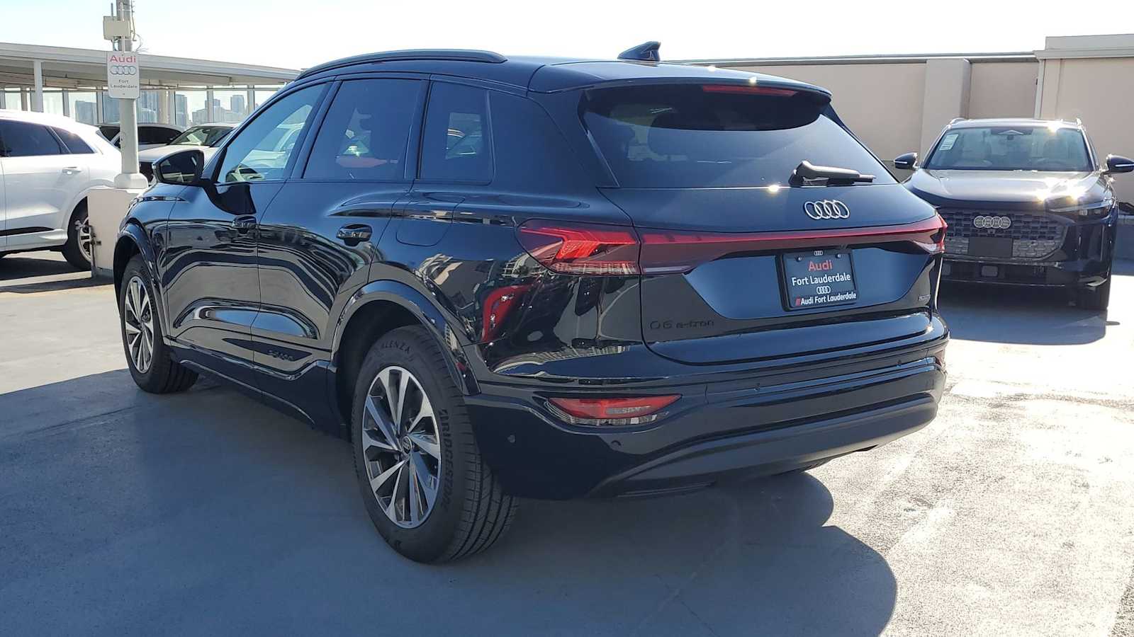 Thumbnail: 2027 Audi Q6 e-tron - 4