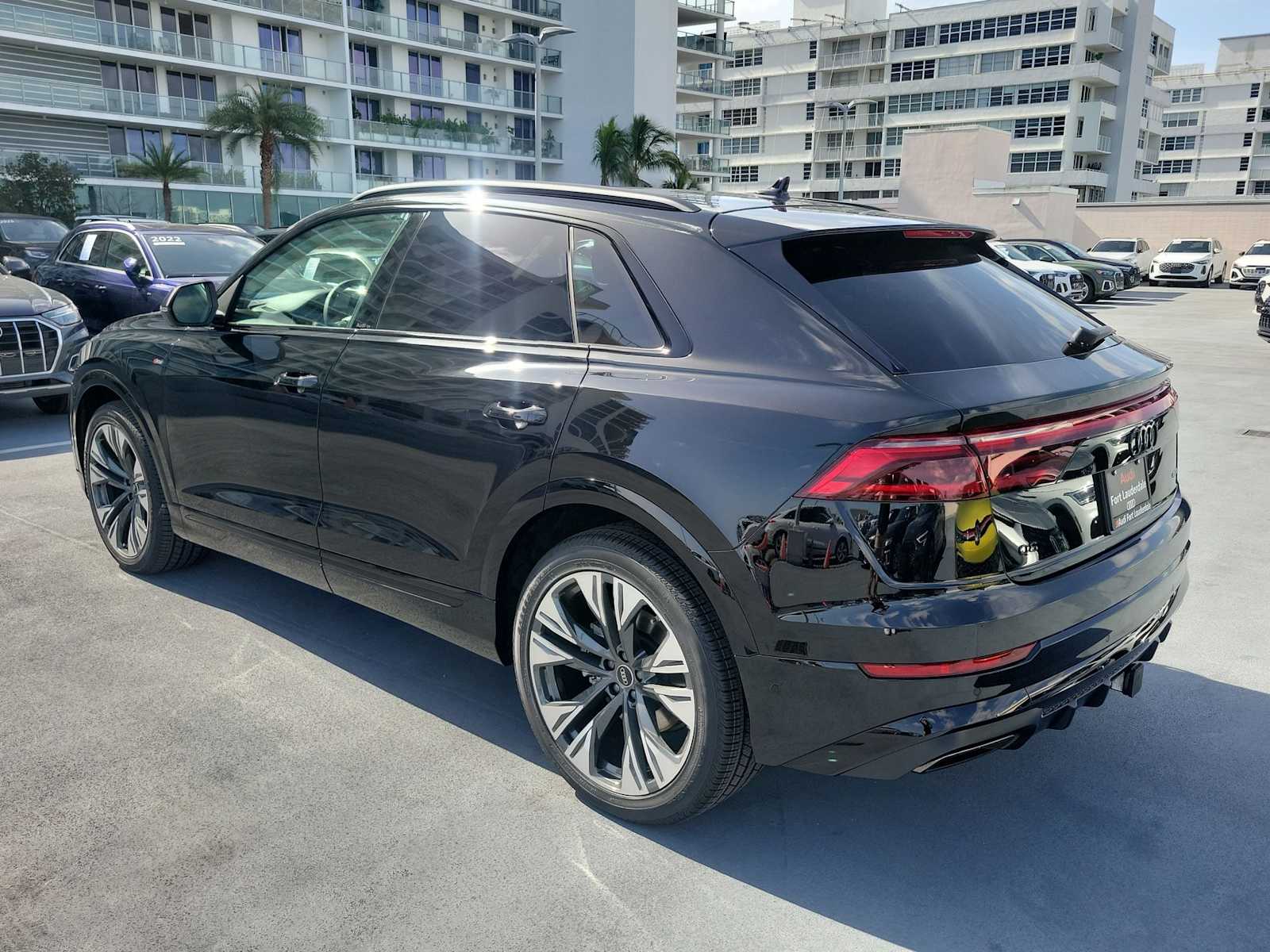Thumbnail: 2026 Audi Q8 - 4