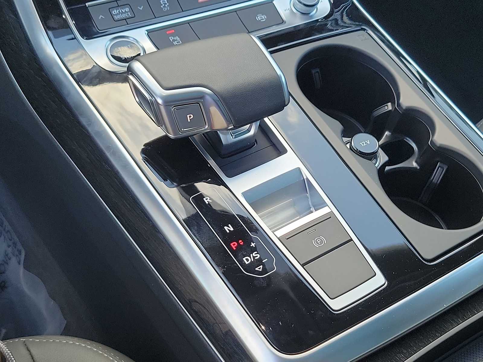 Thumbnail: 2026 Audi Q7 - 25