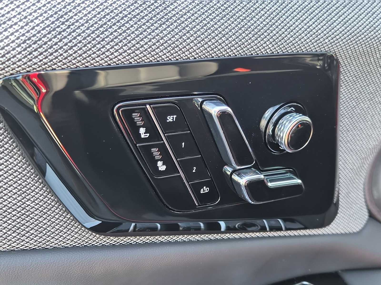 Thumbnail: 2025 Cadillac Optiq - 16