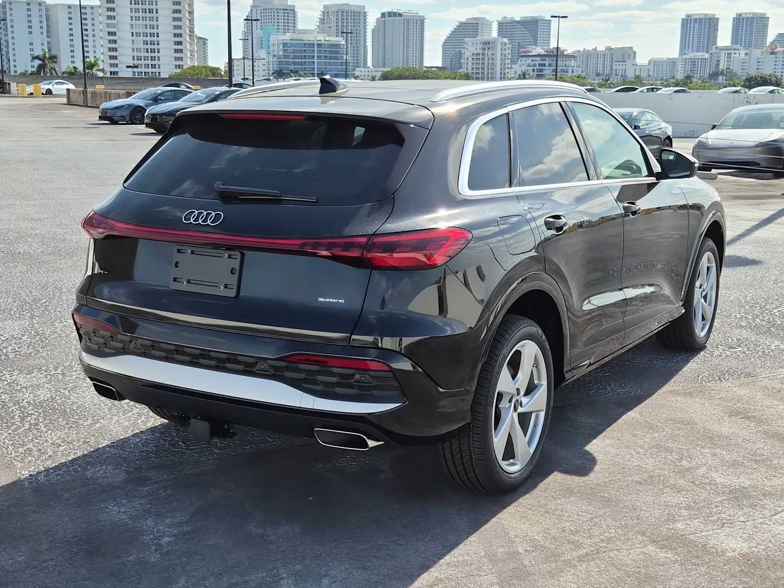 Thumbnail: 2025 Audi Q5 - 6