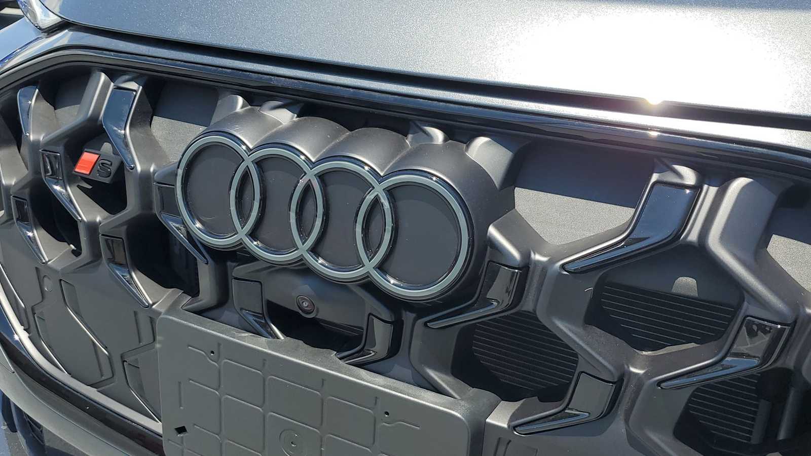 Thumbnail: 2026 Audi SQ5 - 11