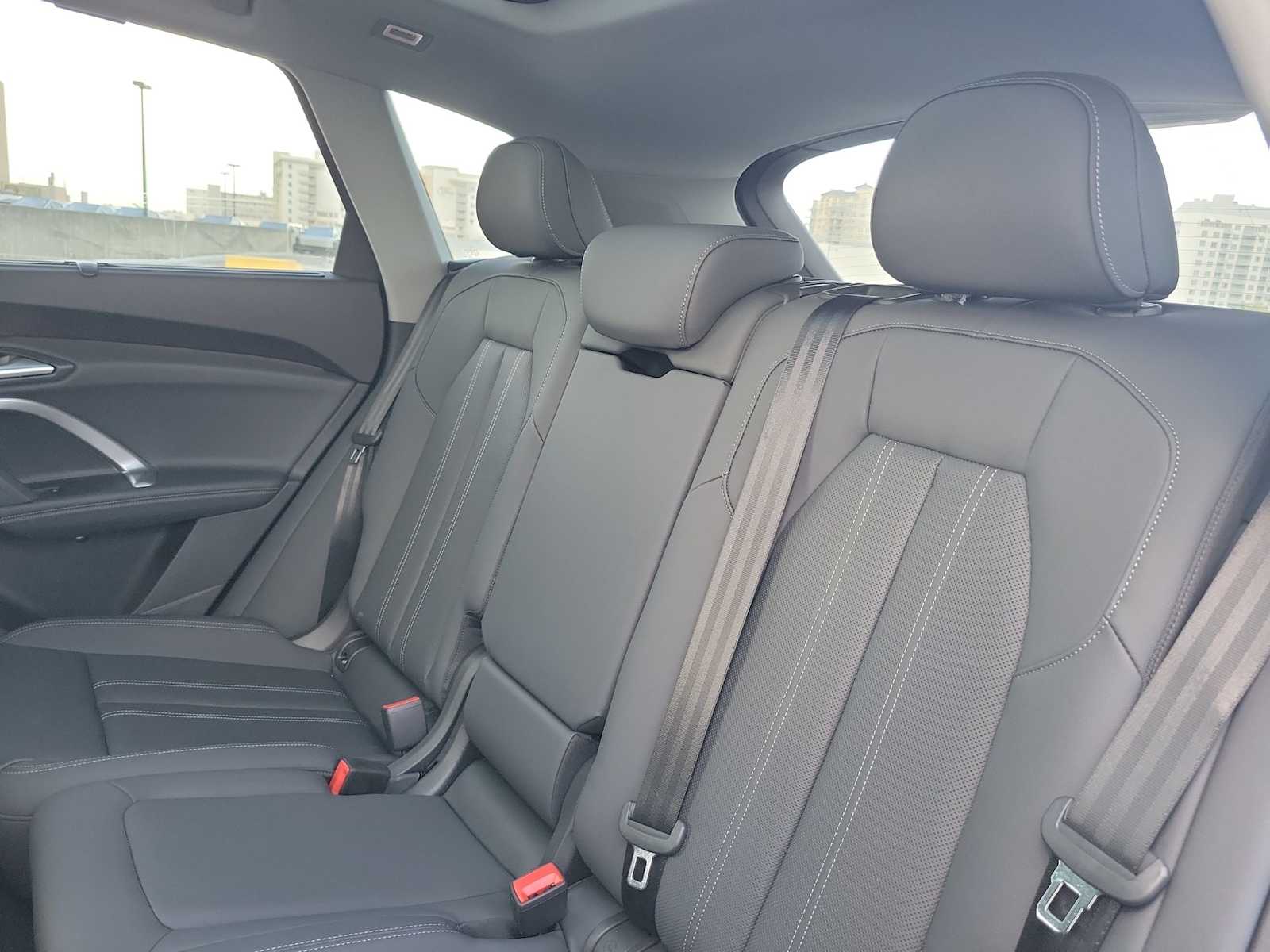 Thumbnail: 2025 Audi Q5 - 19