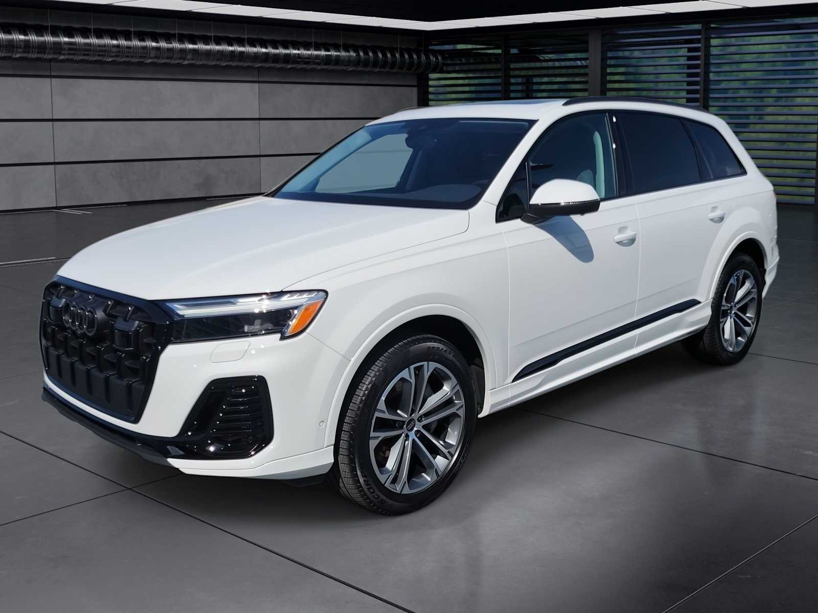 Thumbnail: 2026 Audi Q7 - 1