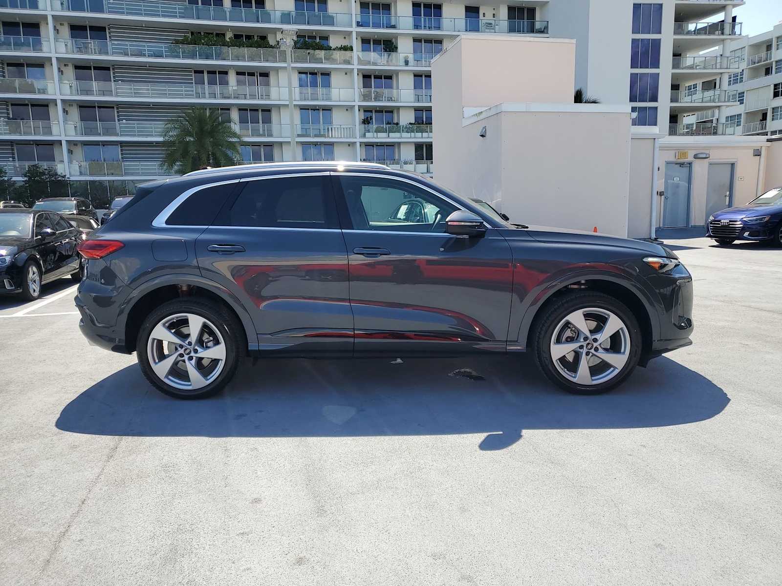 Thumbnail: 2025 Audi Q5 - 7