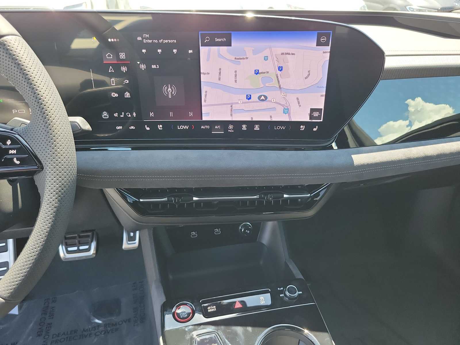 Thumbnail: 2025 Audi e-tron S - 23