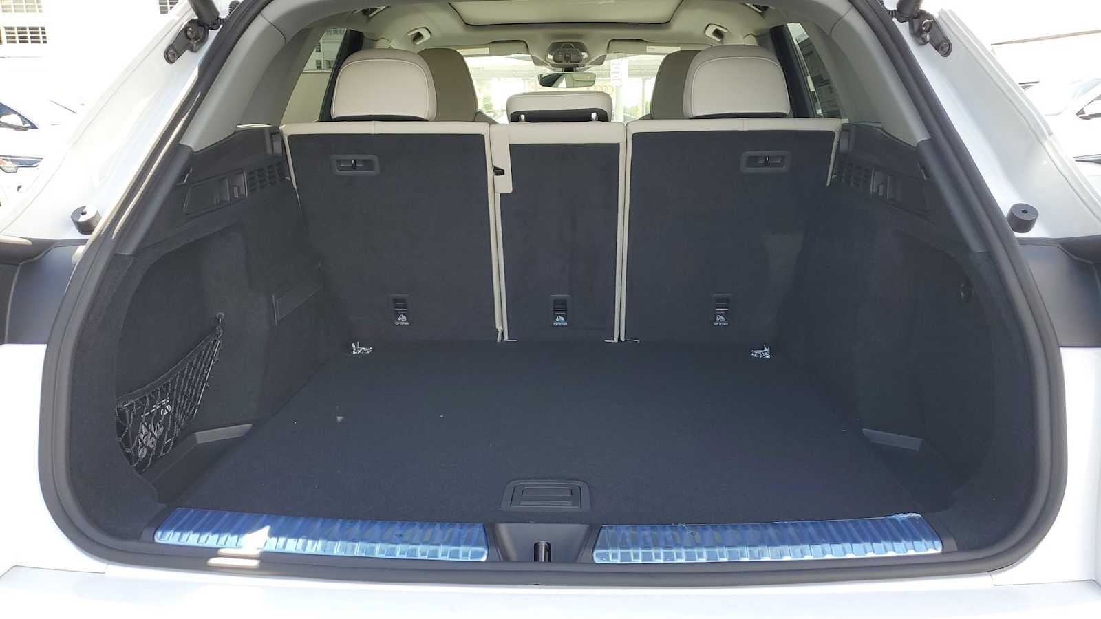 Thumbnail: 2025 Audi Q5 - 35