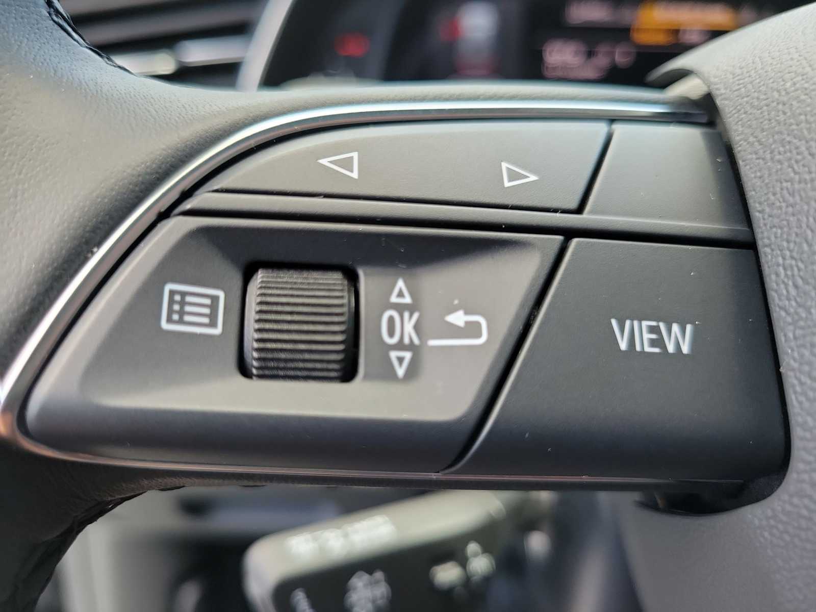 Thumbnail: 2023 Audi Q8 - 21