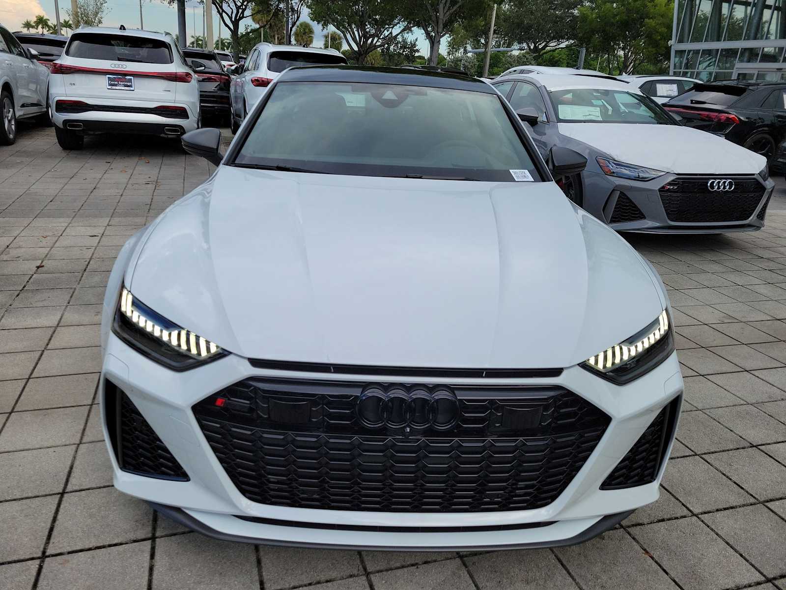 Thumbnail: 2025 Audi RS 7 - 6