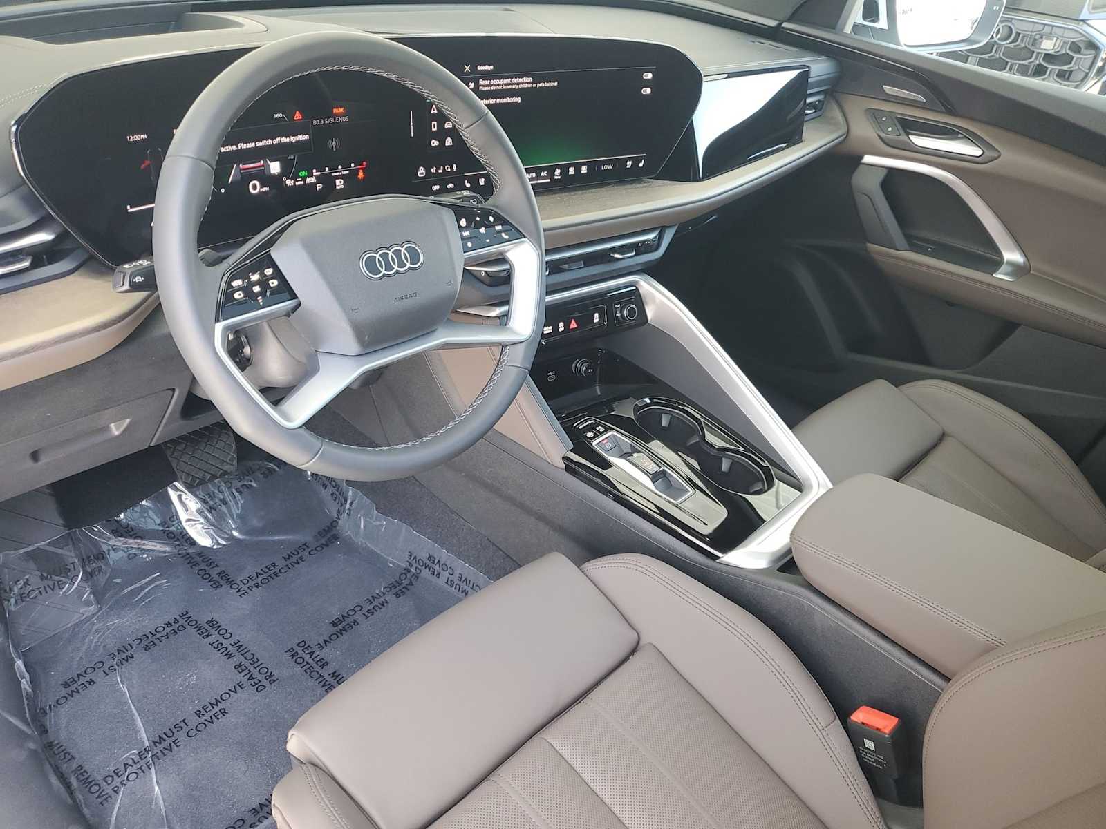 2025 Audi Q5 2.0T Premium Plus photo 2
