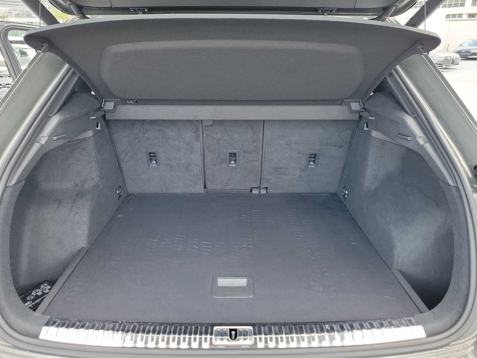 Thumbnail: 2021 Audi Q3 - 26