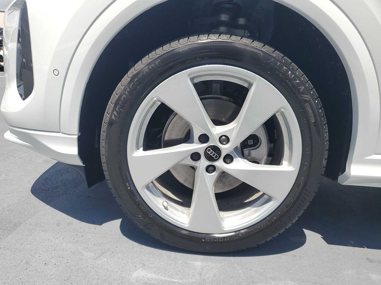 Thumbnail: 2025 Audi Q5 - 10