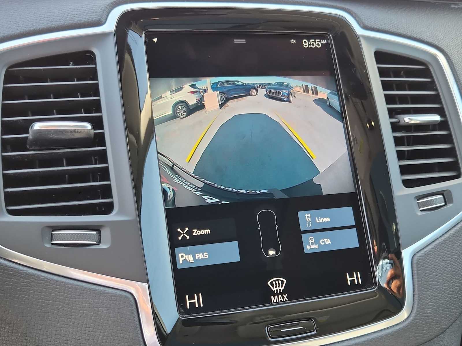 Thumbnail: 2021 Volvo XC90 - 24