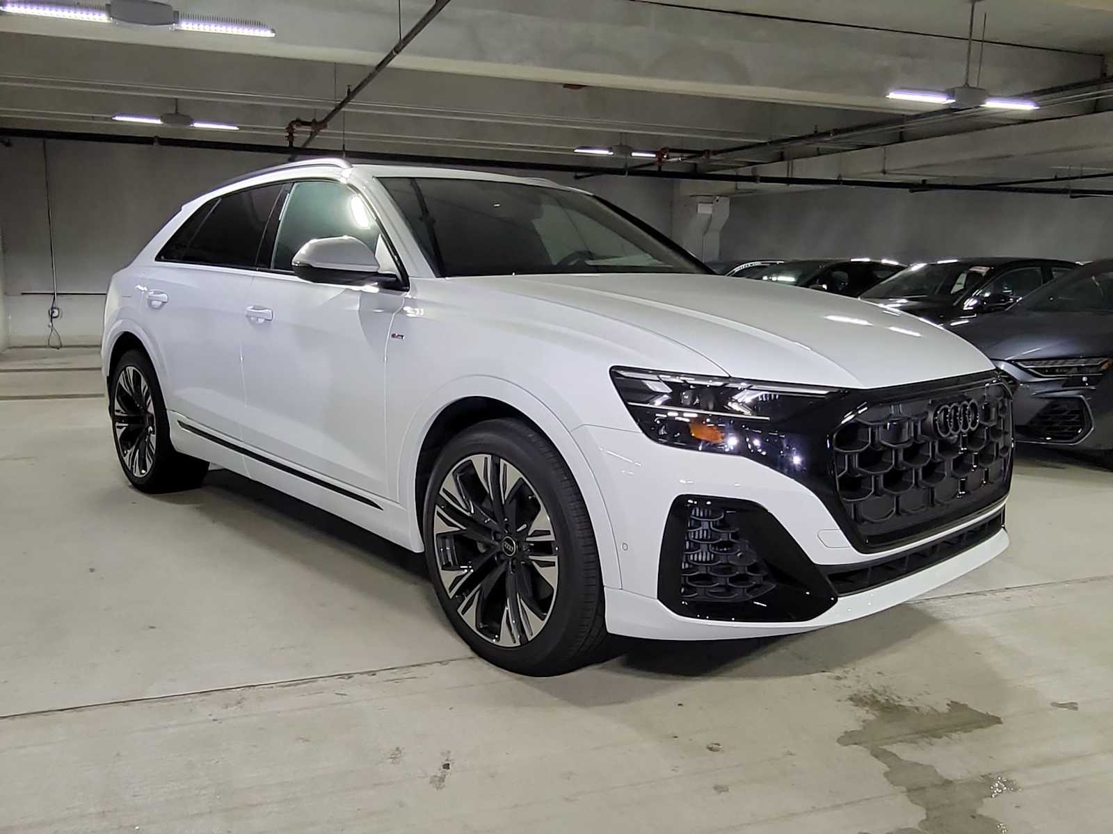 Thumbnail: 2026 Audi Q8 - 8
