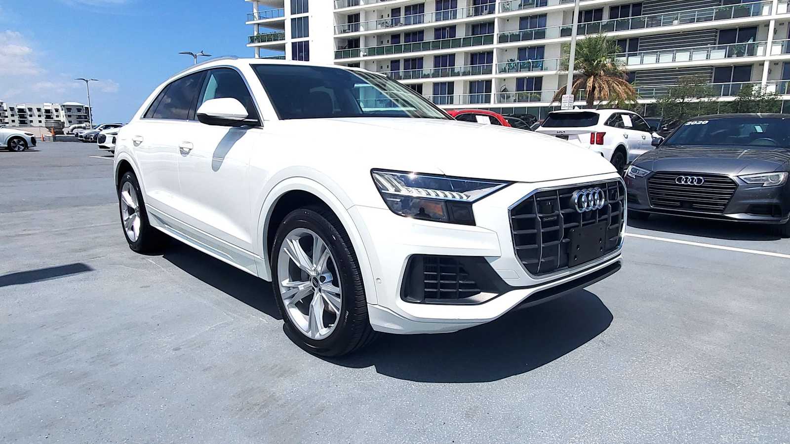 Thumbnail: 2023 Audi Q8 - 8
